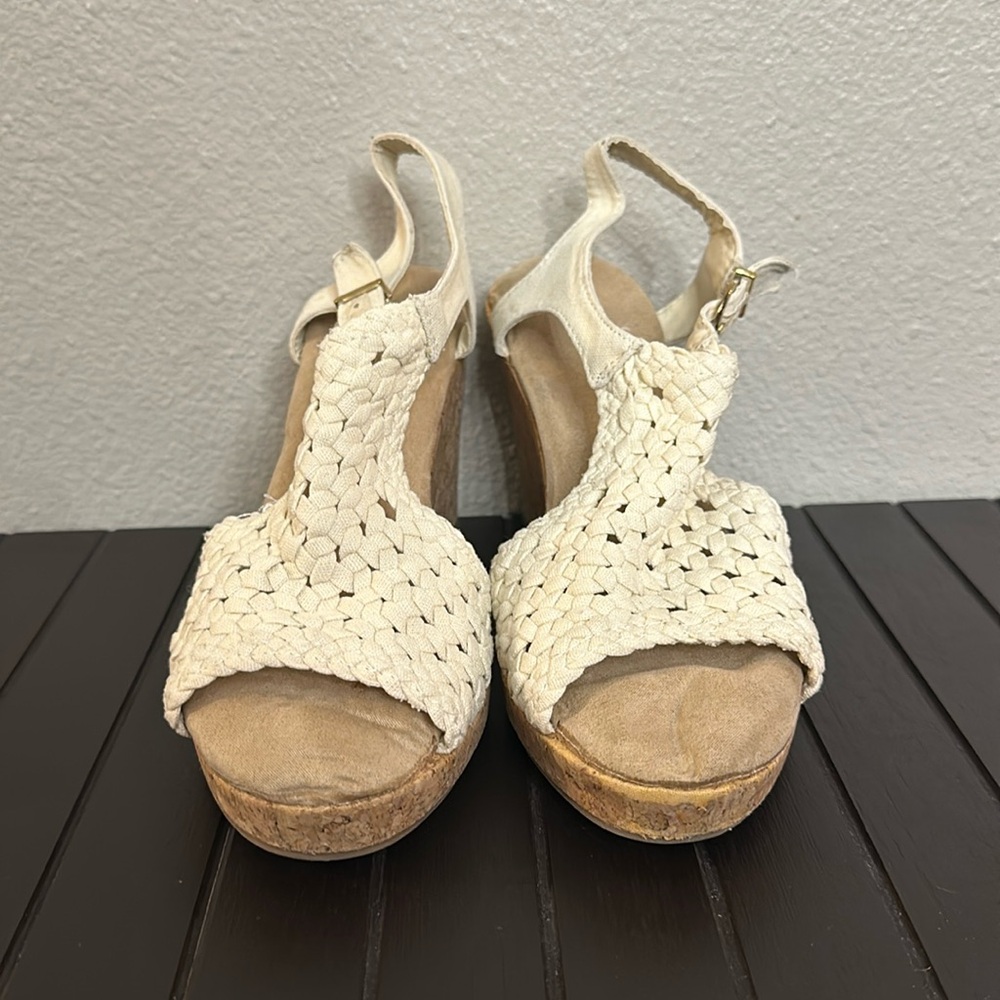 CREAM WEAVED WEDGES